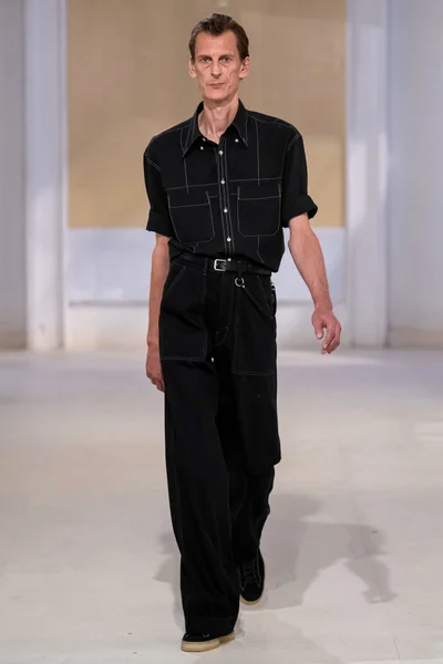 Look 19